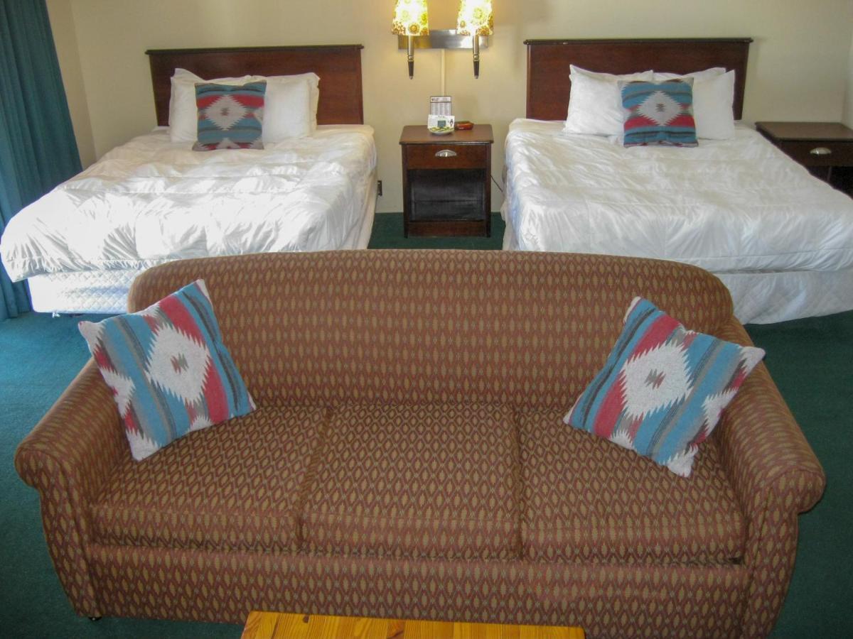 Cedar Hill Lodge Saint Ignace Exterior foto
