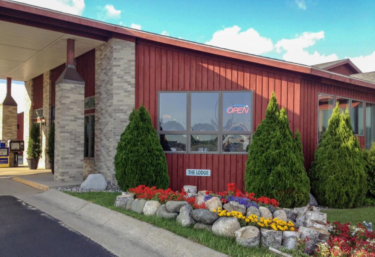 Cedar Hill Lodge Saint Ignace Exterior foto