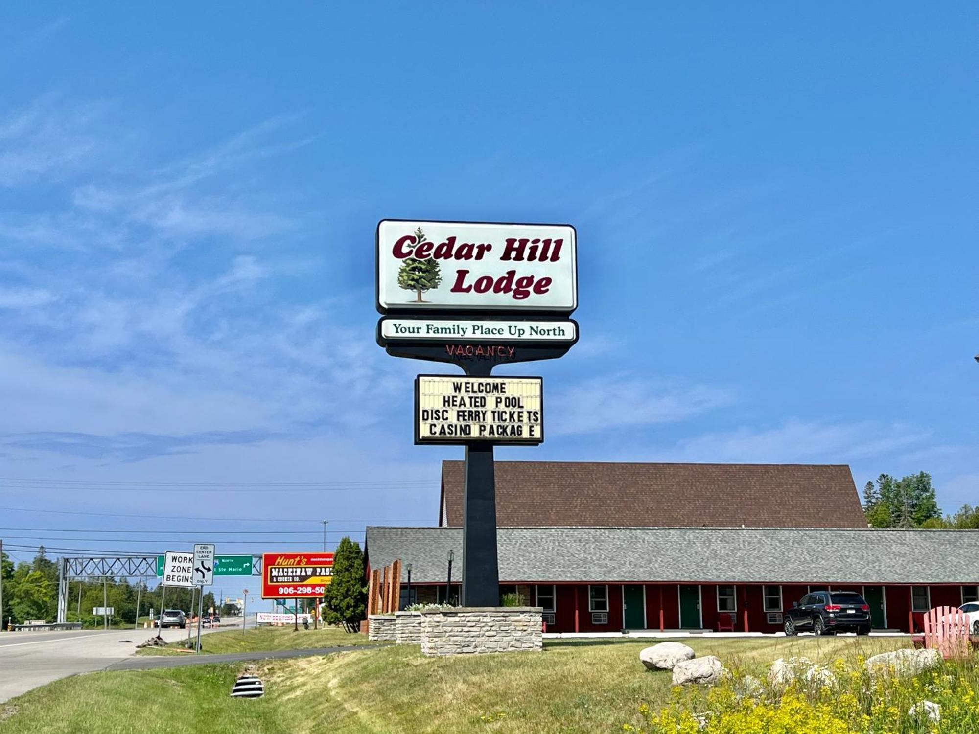 Cedar Hill Lodge Saint Ignace Exterior foto